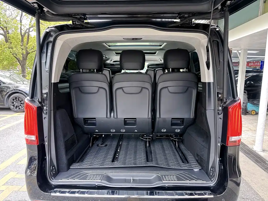 Mercedes-Benz V-Class 2022 — фото 10