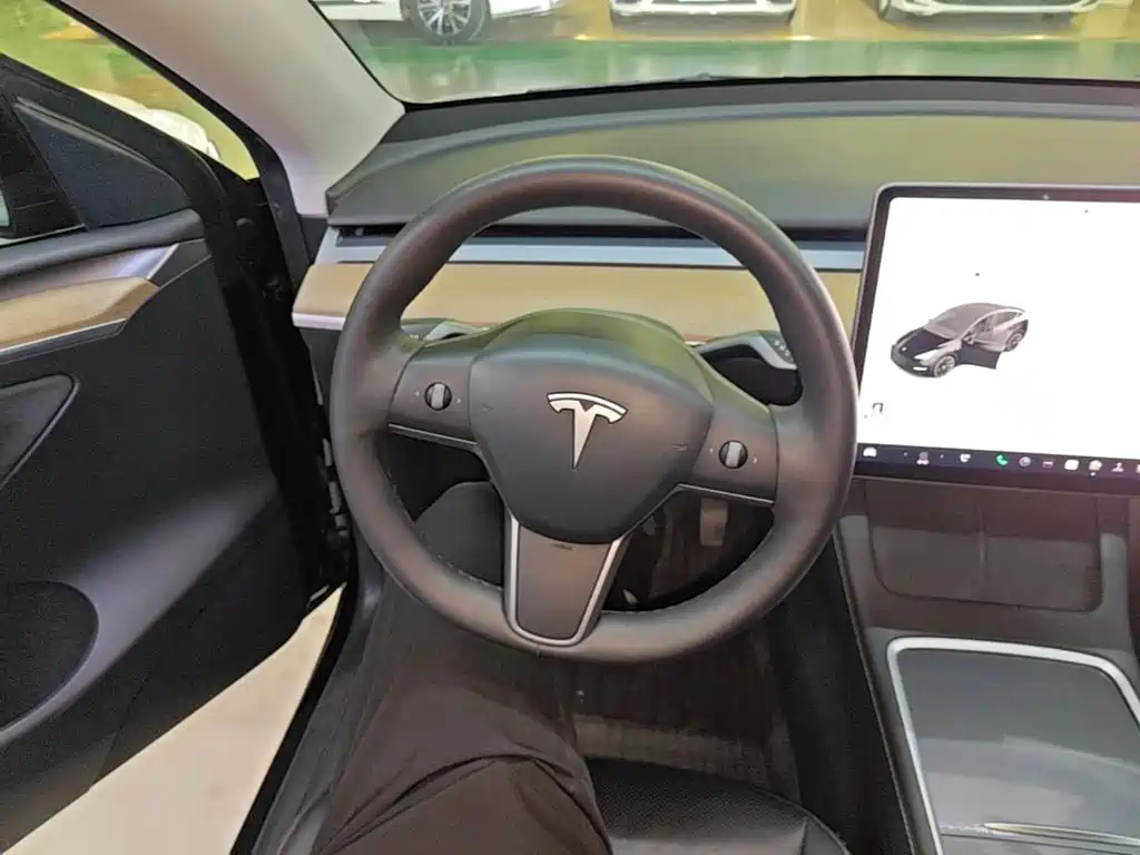 Tesla Model Y 2021 — фото 11