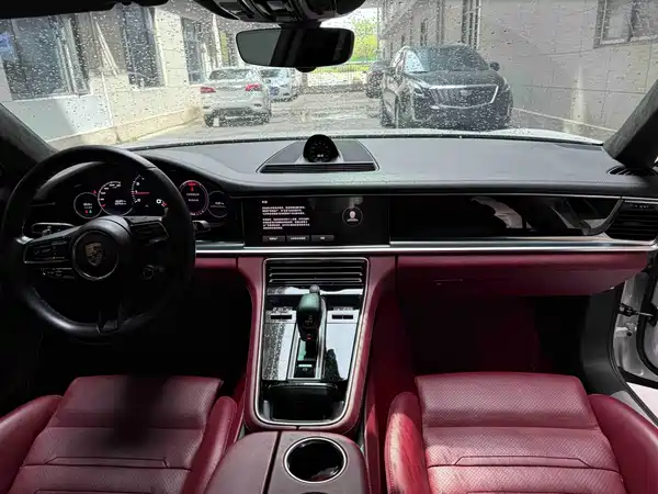 Porsche Panamera 2024