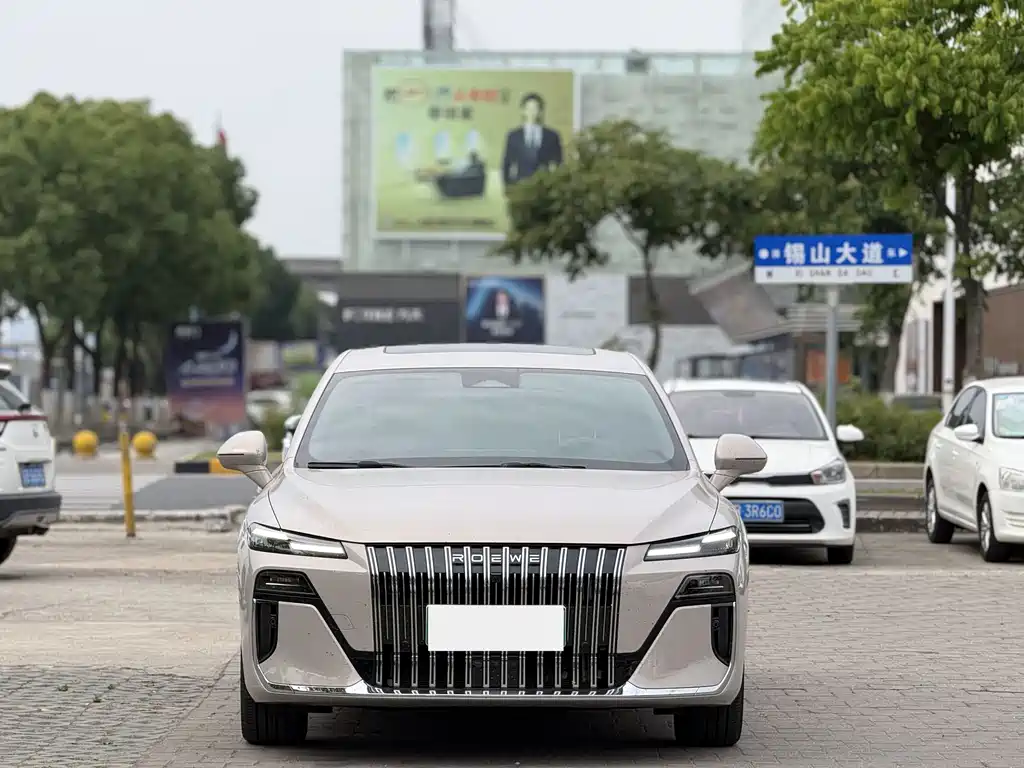 Roewe M7 DMH 2025 — фото 2