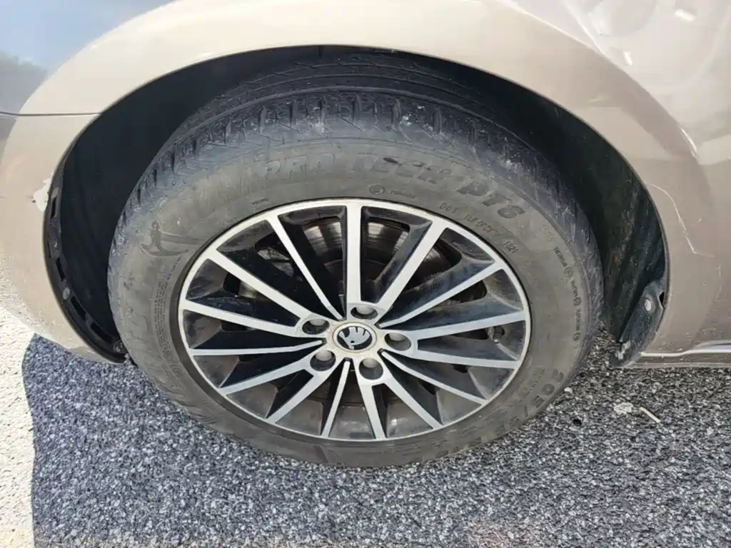 Skoda Octavia 2018 — фото 23