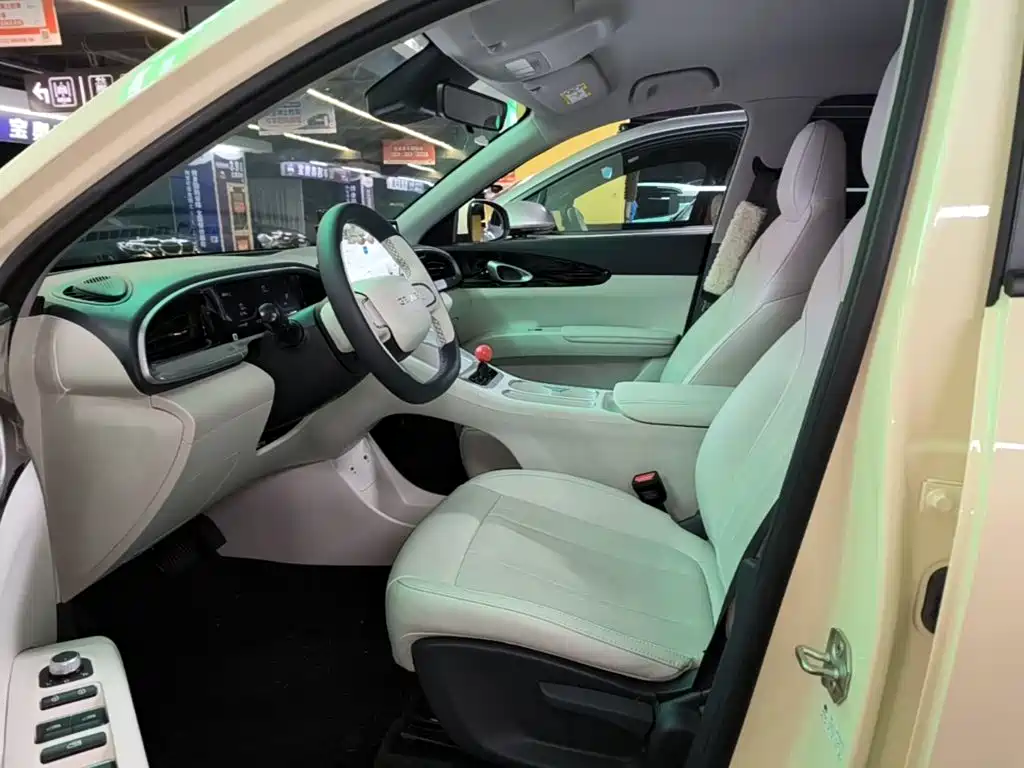 Geely Galaxy Starwish 2025 — фото 16