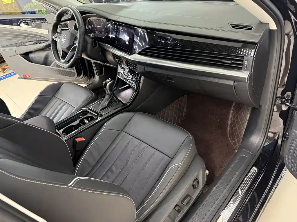 Volkswagen Passat 2023 — фото 12