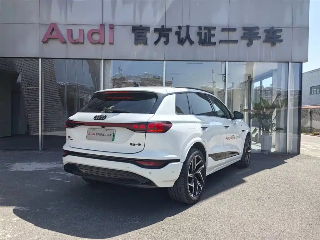 Audi Q6L e-tron 2025 — фото 4
