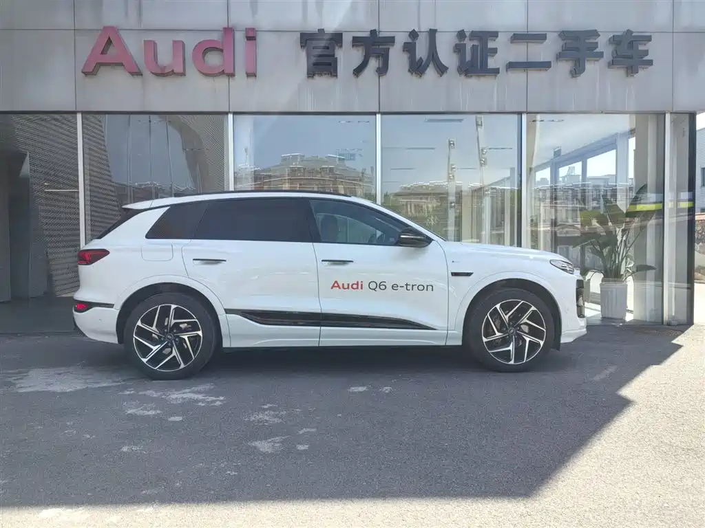 Audi Q6L e-tron 2025 — фото 3