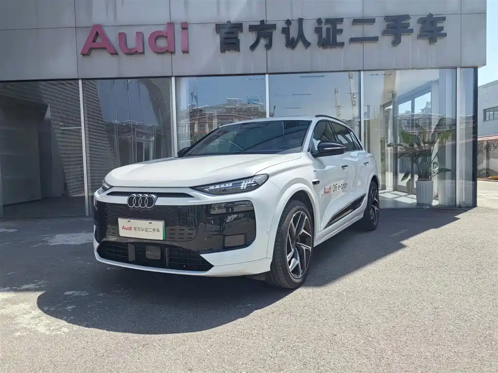 Audi Q6L e-tron 2025 — фото 1