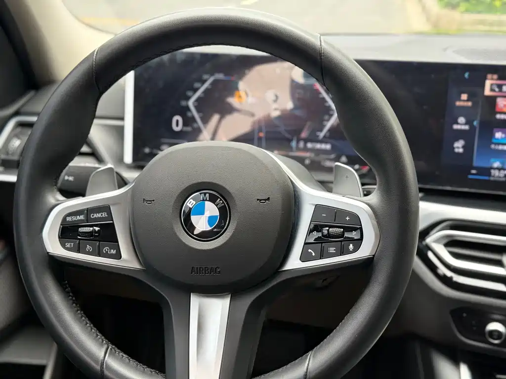 BMW 3 Series 2024 — фото 11