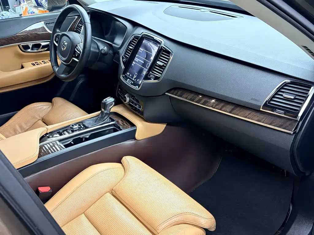 Volvo XC90 2016 — фото 12