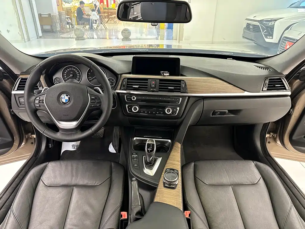 BMW 3 Series GT 2014 — фото 20
