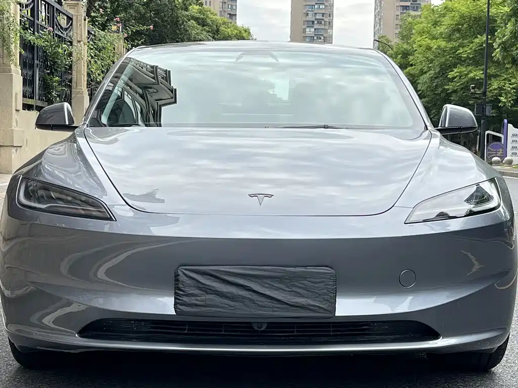 Tesla Model 3 2025 — фото 2