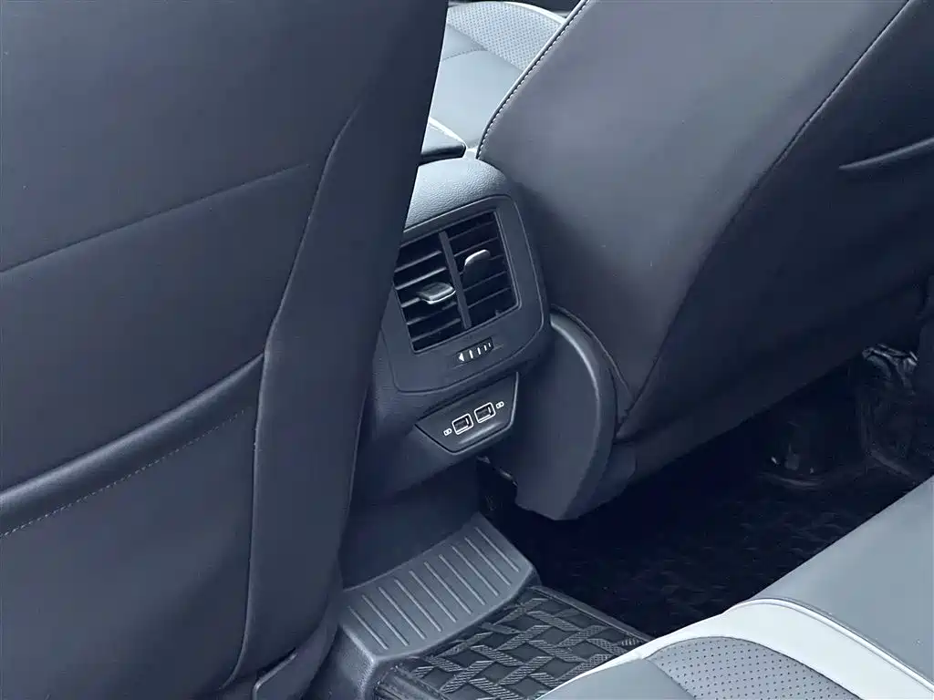 Volkswagen T-Roc 2025 — фото 18