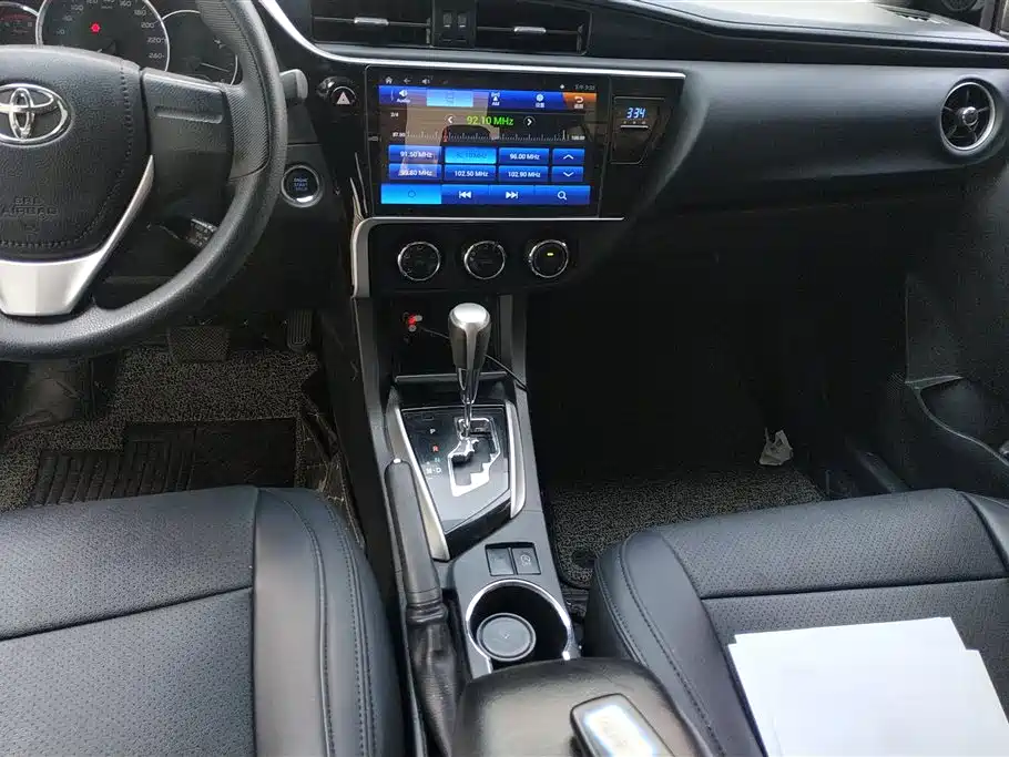 Toyota Corolla 2018 — фото 16