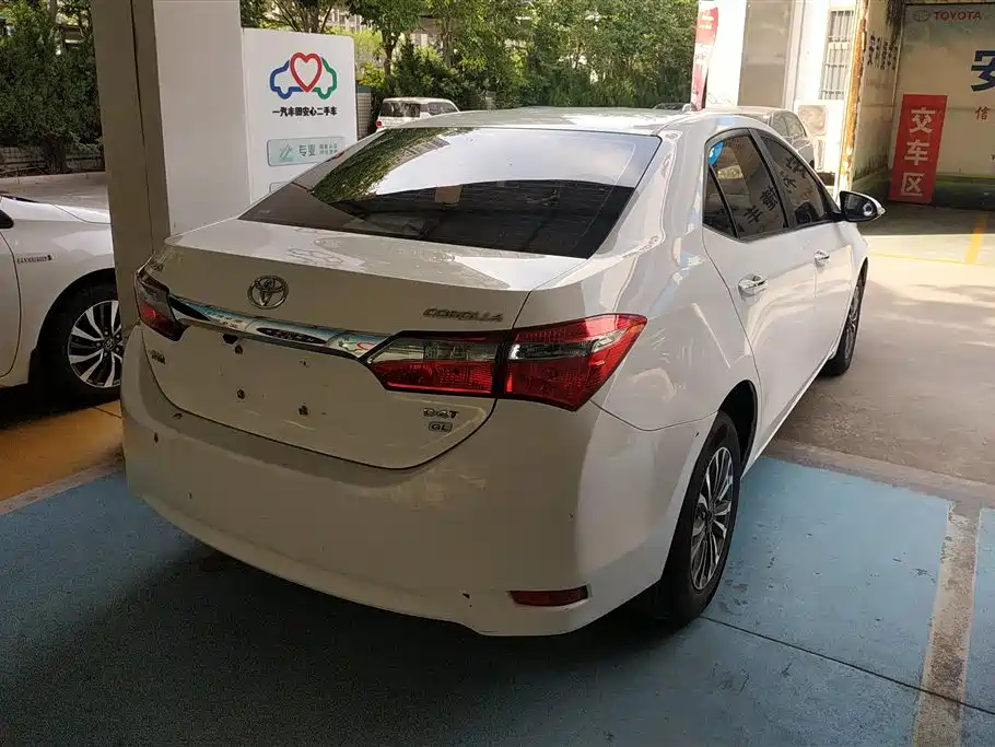 Toyota Corolla 2018 — фото 3