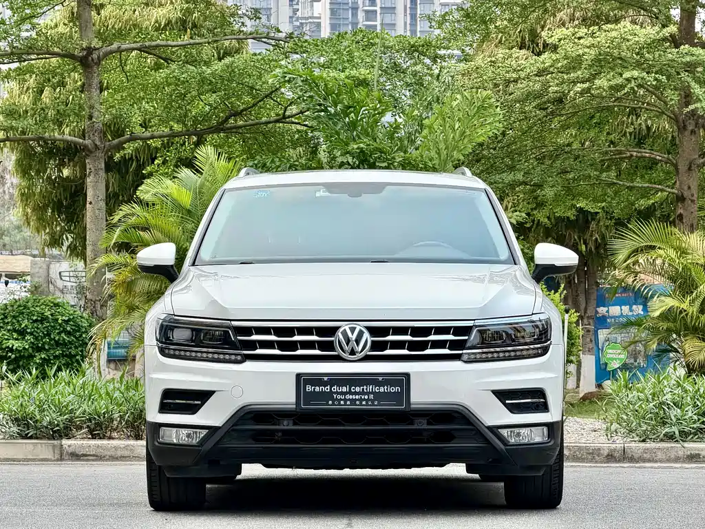 Volkswagen Tiguan L 2017 — фото 2