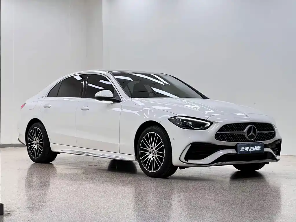 Mercedes-Benz C-Class 2024 — фото 3