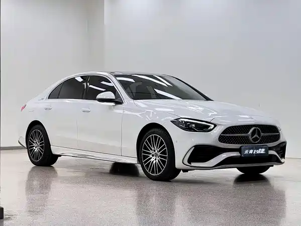 Mercedes-Benz C-Class 2024