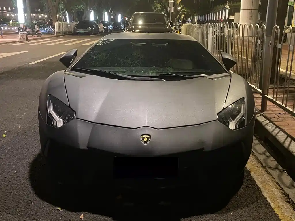 Lamborghini Aventador 2013