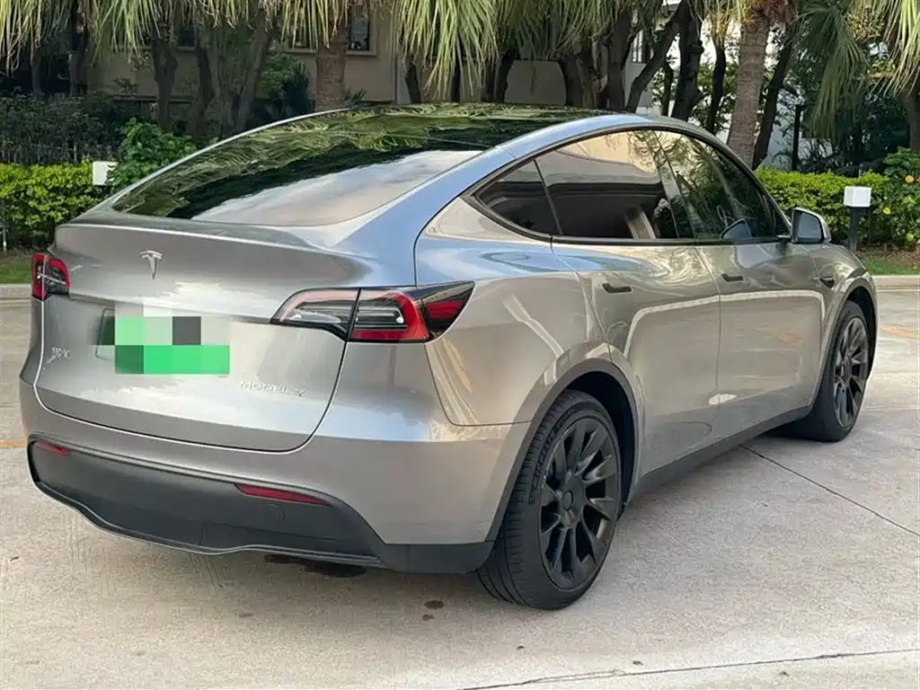 Tesla Model Y 2024 — фото 4