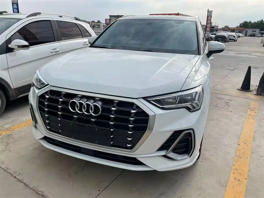 Audi Q3 2023 — фото 14