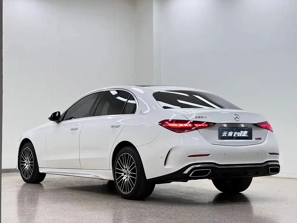 Mercedes-Benz C-Class 2024 — фото 5