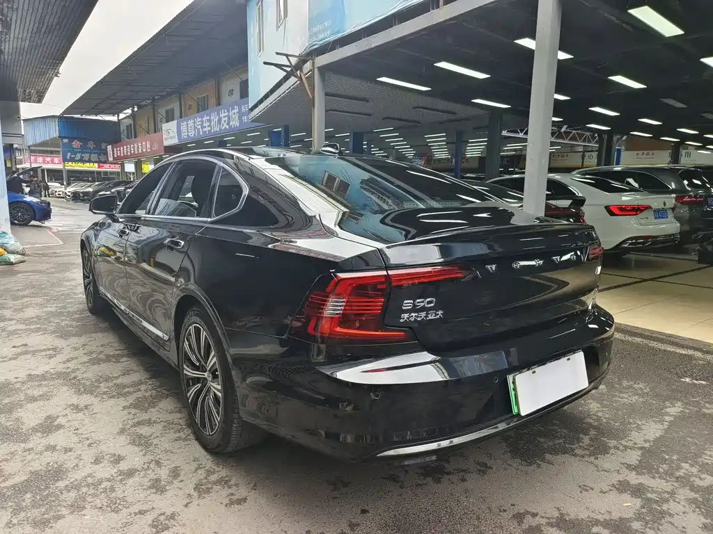 Volvo S90 PHEV 2021 — фото 17