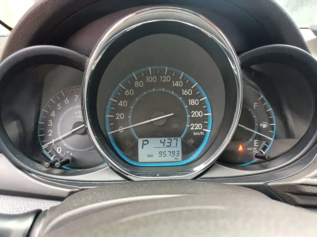 Toyota Vios 2015 — фото 12