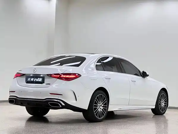 Mercedes-Benz C-Class 2024