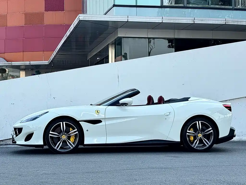 Ferrari Portofino 2019 — фото 12