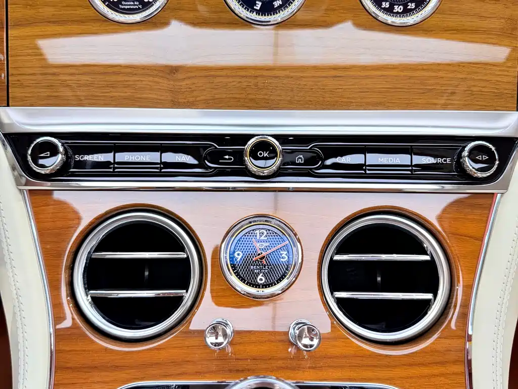 Bentley Continental 2021 — фото 10