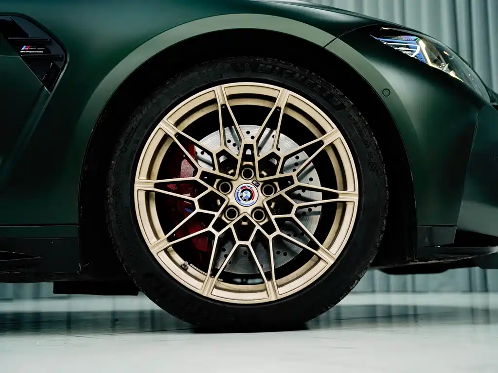 BMW M4 2025 — фото 18