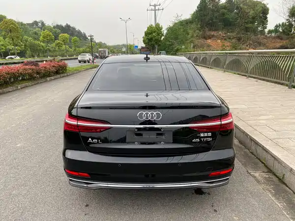 Audi A6L 2022