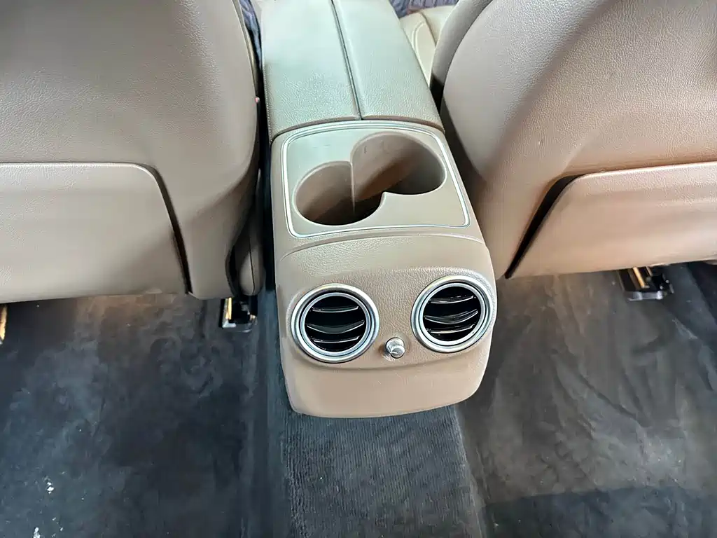 Mercedes-Benz E-Class 2019 — фото 13