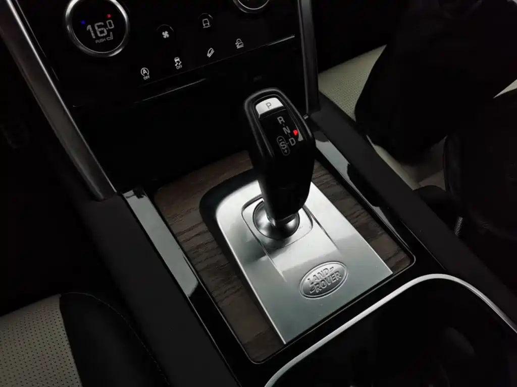 Land Rover Discovery Sport 2022 — фото 21