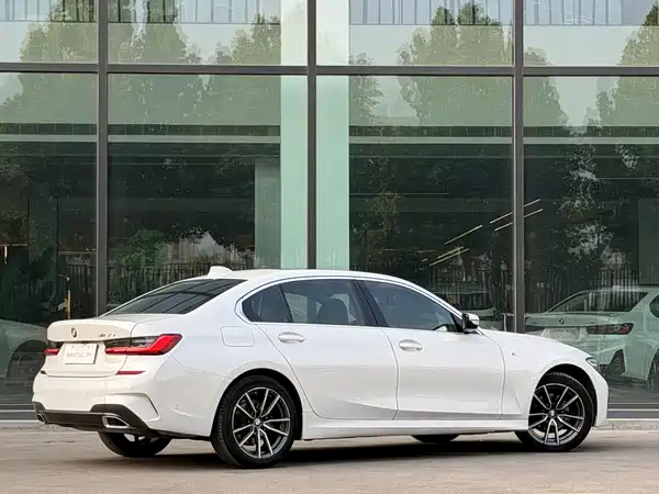 BMW 3 Series 2021