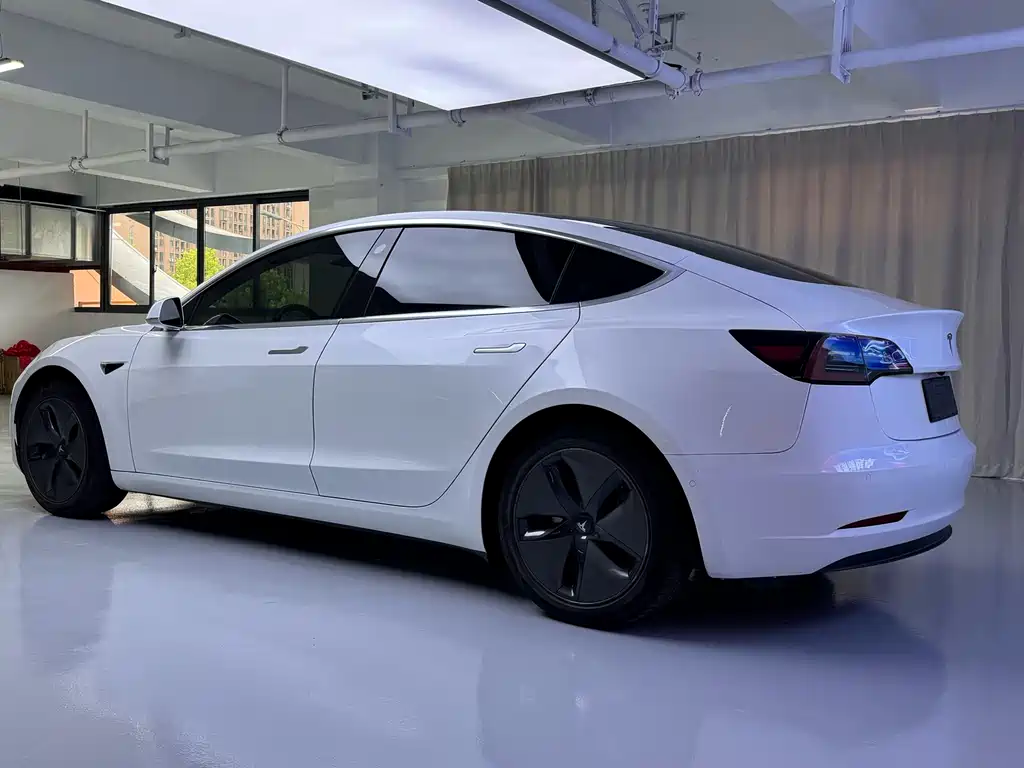 Tesla Model 3 2019 — фото 9