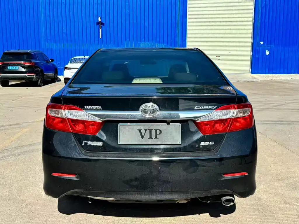 Toyota Camry 2014 — фото 4