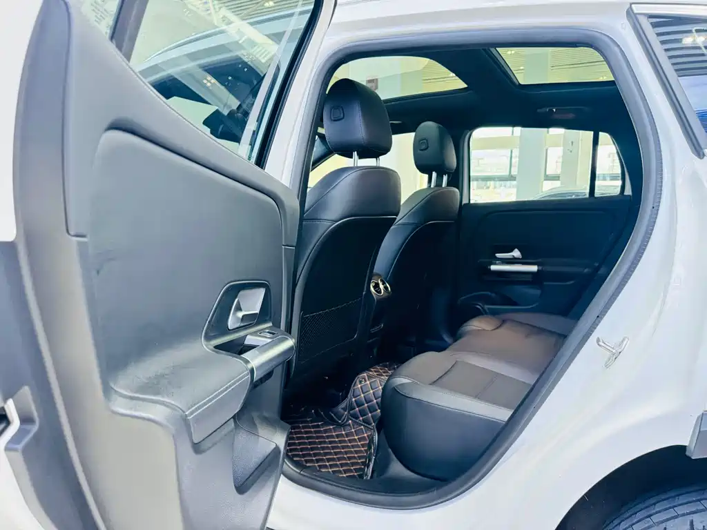 Mercedes-Benz GLA 2023 — фото 7