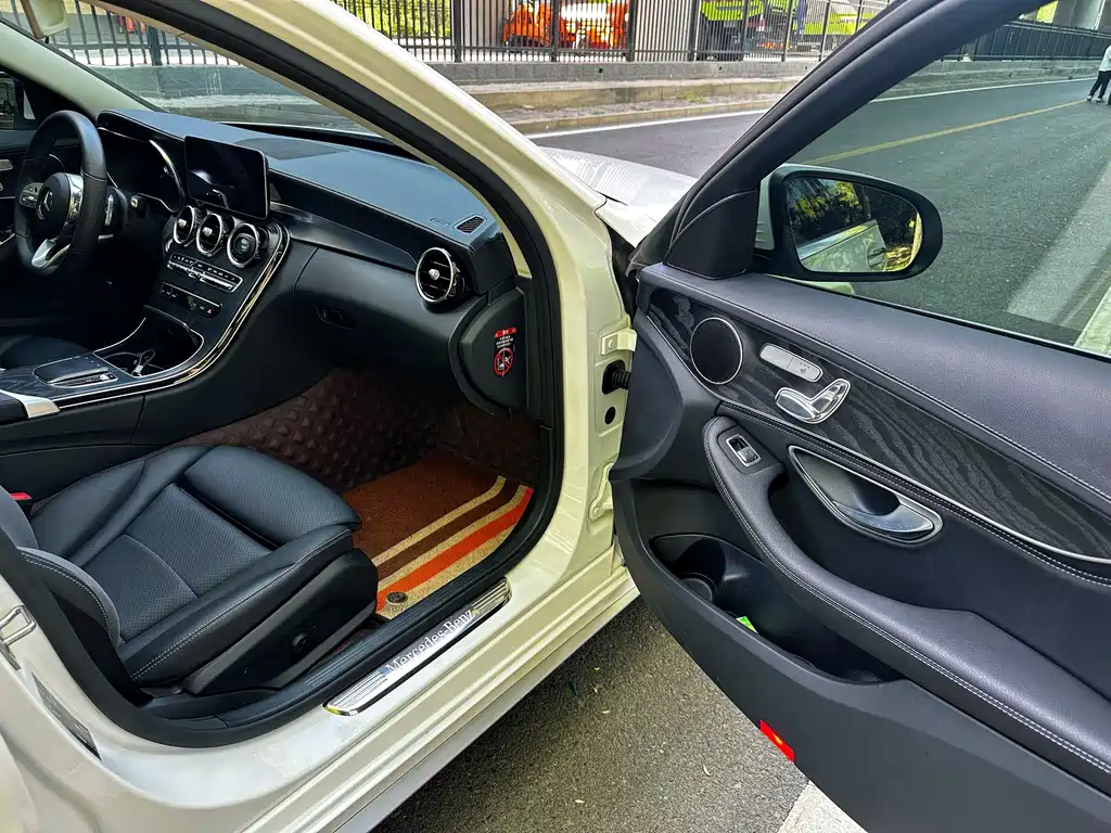 Mercedes-Benz C-Class 2020 — фото 12