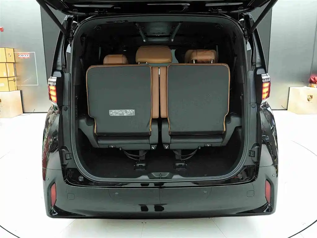 Toyota Alphard 2025 — фото 27