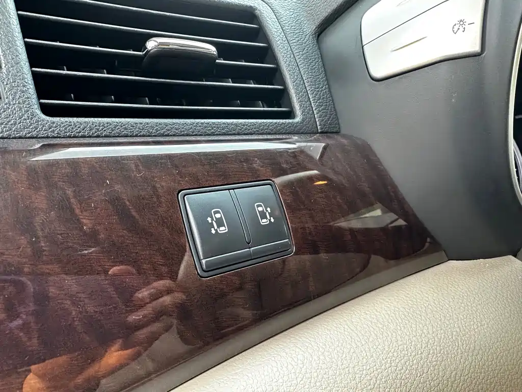 Nissan Quest 2015 — фото 20