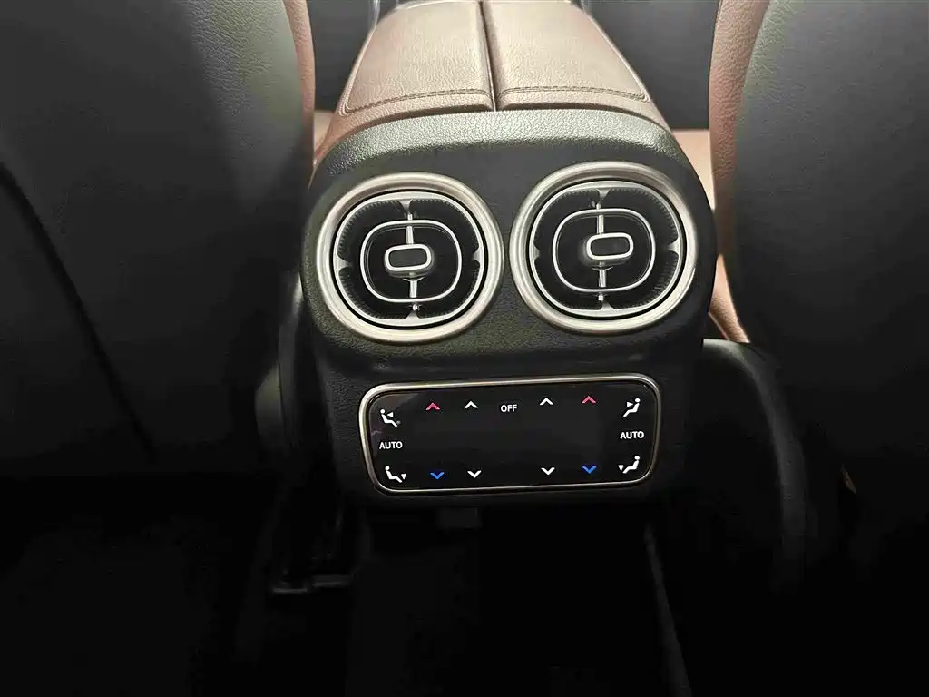 Mercedes-Benz GLC 2023 — фото 17