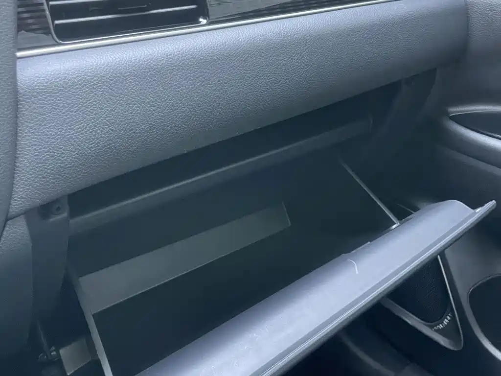 Mitsubishi Outlander 2023 — фото 18