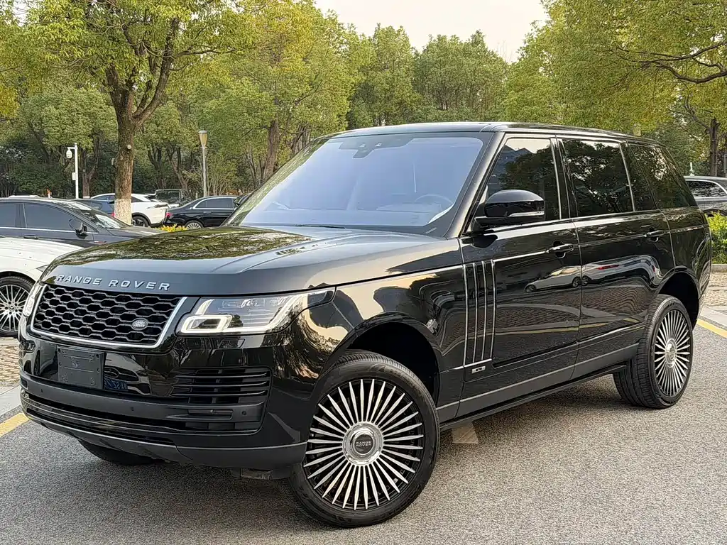 Land Rover Range Rover 2020 — фото 1