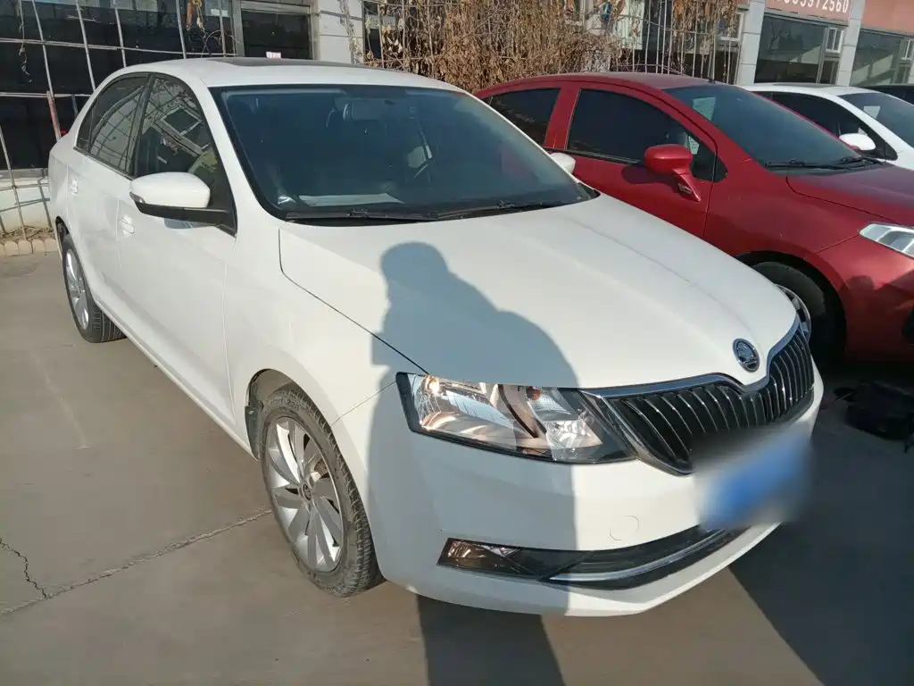 Skoda Rapid 2018 — фото 23