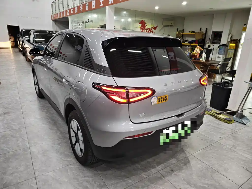 Geely Galaxy Starwish 2025 — фото 6