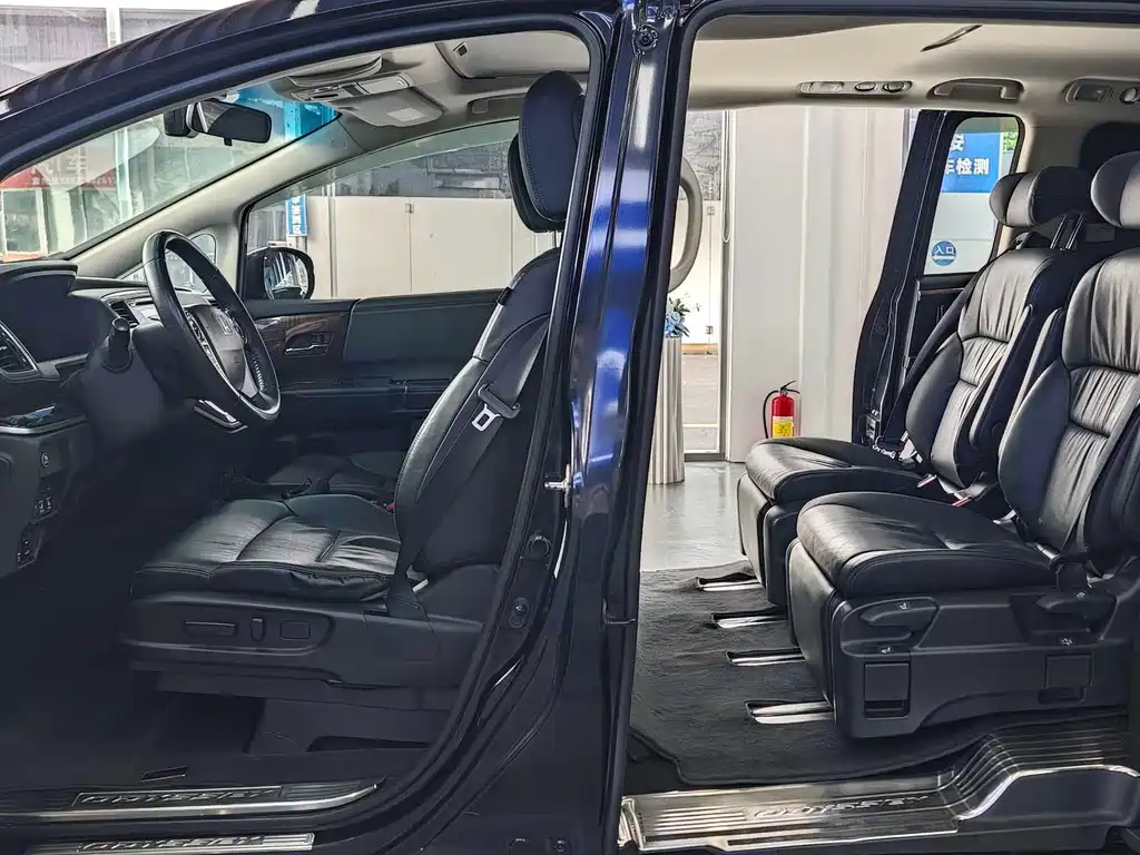 Honda Odyssey 2015 — фото 5