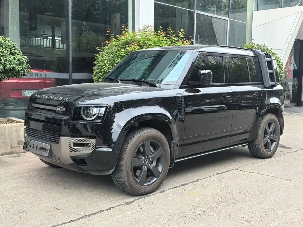 Land Rover Defender 2025 — фото 1