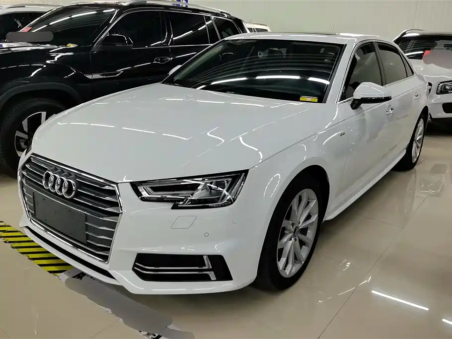 Audi A4L 2018 — фото 1