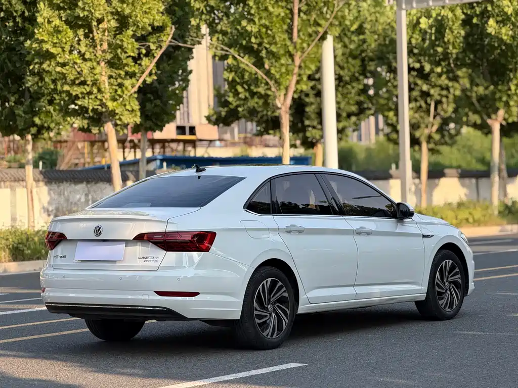 Volkswagen Sagitar 2021