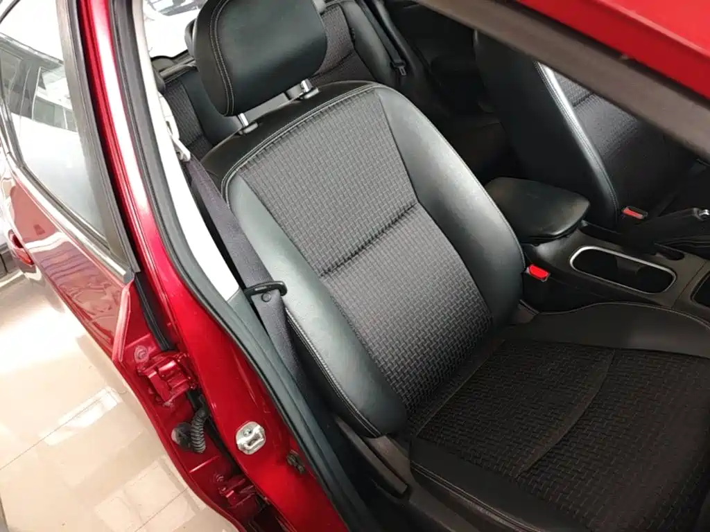 Nissan Tiida 2018 — фото 25